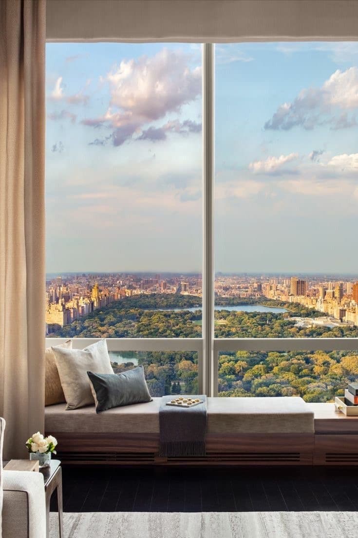 High-Floor Manhattan Apartment with Central Park Views 4